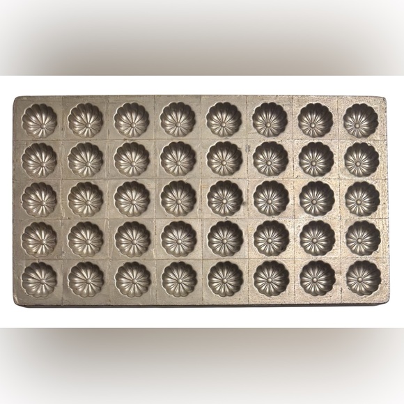 American Mould Company Other - Vintage American Mould Co. Candy Mould